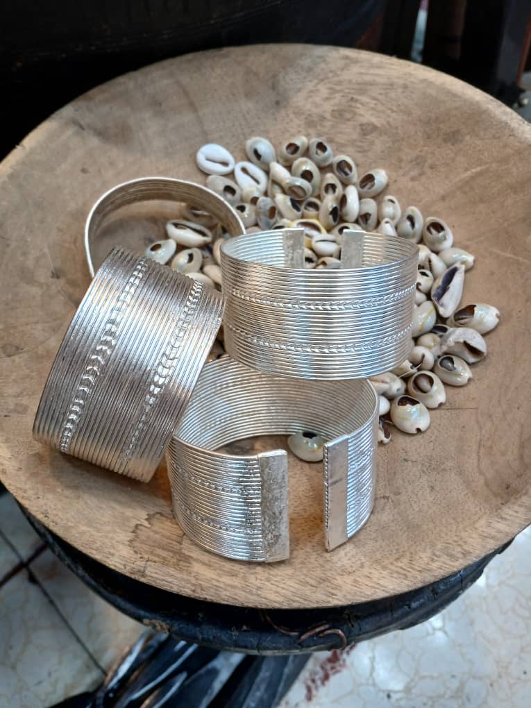 Bracelet argent repoussé artisanal éthiopien